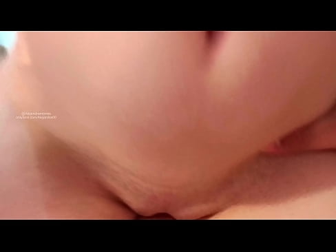 ❤️ Irqad fil-kamra ta’ oħti u hekk qomt Vidjow porn lilna